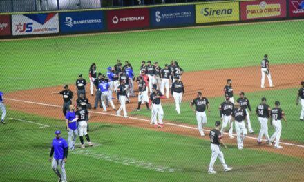 Albert Pujols dice amenaza de recoge bates del Licey a Junior Caminero provocó altercado en Juego 4