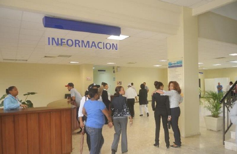 Patronos abogan por el diálogo tripartito sobre alza salarial