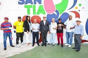 Alcaldía de Santiago impulsa el Carnaval 2025 con apoyo histórico a grupos de lechones