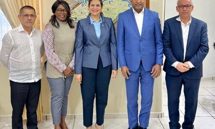 SENADOR JULITO FULCAR SE REÚNE CON PRECANDIDATA PRESIDENCIAL DE HONDURAS, RICXI MONCADA