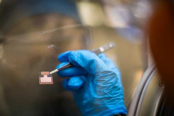 Logran células solares de perovskita de plomo-estaño más duraderas y eficientes