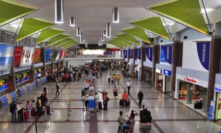 Fallo técnico en el AILA retrasa desembarque de pasajeros de World2Fly