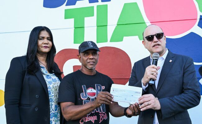 Alcaldía de Santiago entrega recursos para impulso de un ambicioso plan de relanzamiento