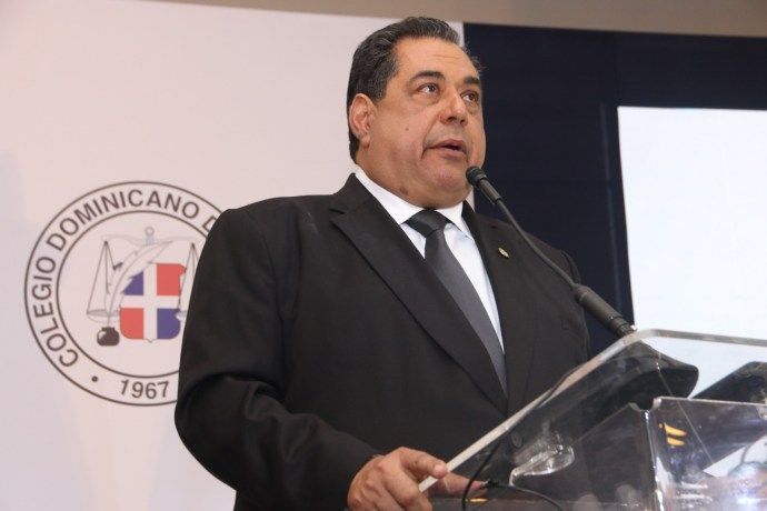 Jhon Richard Paniagua asume como nuevo presidente del Colegio de Notarios