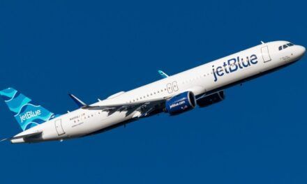 EE.UU. multa con US$2 millones a JetBlue por retrasos crónicos de sus vuelos