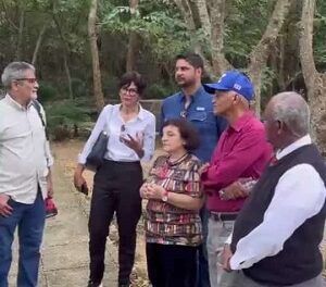Senador Gustavo Lara gestiona visita de investigadores internacionales a Cuevas del Pomier