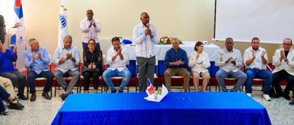 Senador Julito Fulcar saluda llamado de unidad del padre Casilla ante plan de Desarrollo de Peravia