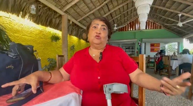 Mujer acusada de vandalizar residencia de Ricardo Montaner da su versión