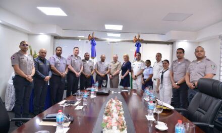 Director general de la Policía Nacional recibe la visita del director del Colegio Interamericano de Defensa (IADC)