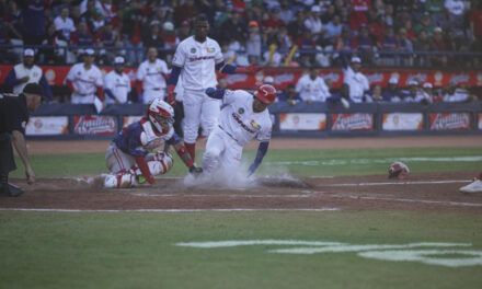 Mejía y Hall son los héroes en primer triunfo escarlata en la Serie del Caribe