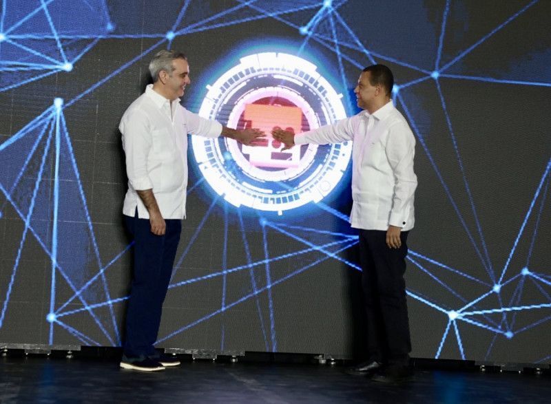 Indotel inaugura proyecto de conectividad a internet de fibra óptica en la región Sur