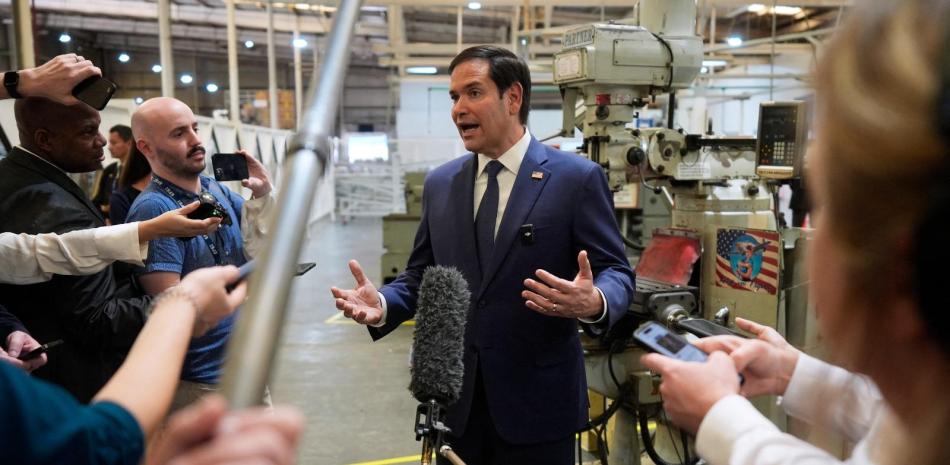 Rubio propone en El Salvador combatir la migración