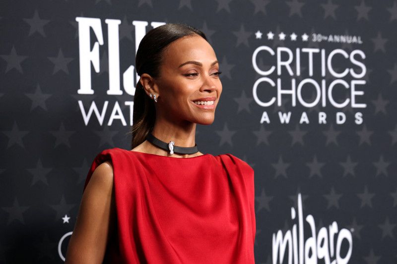 Zoe Saldaña gana premio a mejor actriz de reparto en los Critics Choice Awards