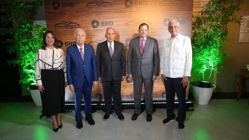 Bibliófilos y Banco BHD presentan libro del escritor Samuel Hazard