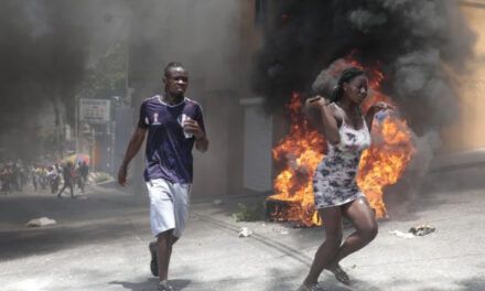 Muertos, incendios y desplazados en ataque de pandillas en Delmas 30