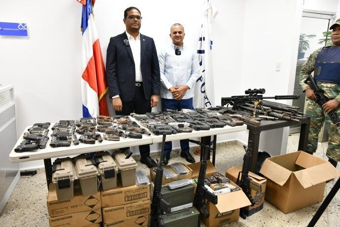 Entregan a Interior y Policía más de 17 mil municiones y 94 armas de diferentes calibres