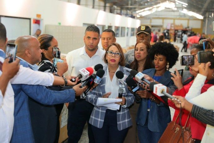 JCE inicia proceso trituración de material sobrante en elecciones mayo 2024