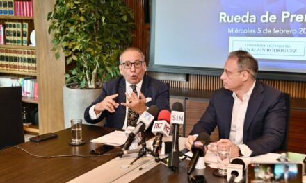 Defensa Jean Alain presenta supuestas pruebas de «faltas graves» en el 4to Tribunal Colegiado