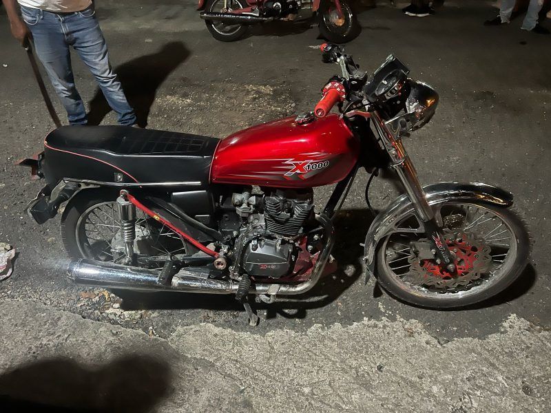 Desconocidos atracan a un delíveri y terminan dejando el motor tras apagarse en pleno hecho