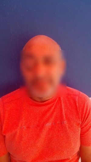 PN apresa hombre con alegados problemas mentales que irrumpió violentamente en iglesia de Higüey y agredió a varios feligreses.