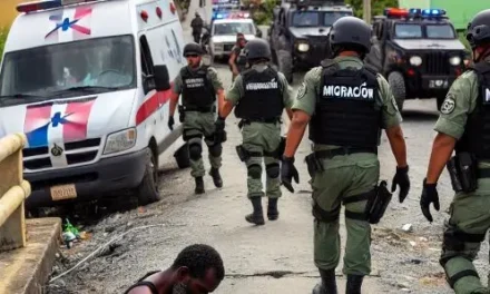 Haitiano se lanza de un puente en Los Alcarrizos al huir de agentes de Migración