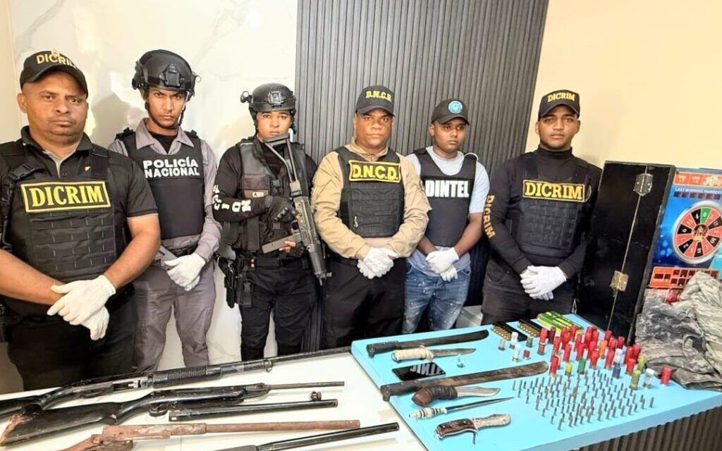 Policía y MP ocupan armas de fuego, municiones y pertrechos militares en Enriquillo, Barahona