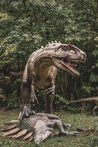 ¿Eran los dinosaurios de sangre caliente o fría?