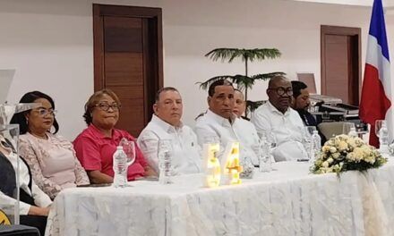 Con delegaciones locales e internacionales COOPNAMA celebra cena de gala en Santiago por su 54 aniversario