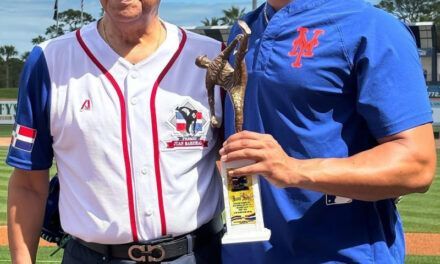 Dominicano Juan Soto recibe el premio “Juan Marichal”