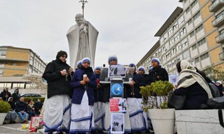Papa: El mundo está en manos de poderes malignos