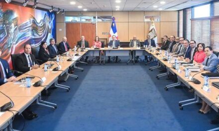 Staff del FMI concluye visita al país, proyecta PIB crecerá 4.5% este año