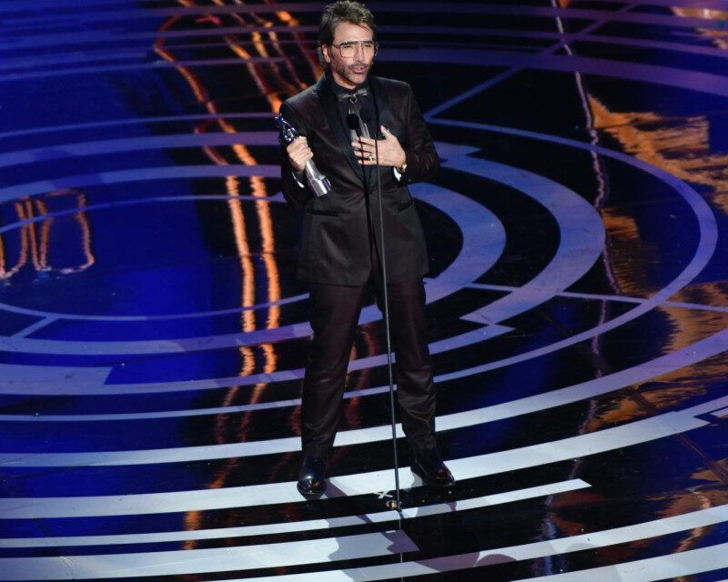 Alejandro Fernández recibe Soberano Internacional: «Este reconocimiento significa muchísimo para mí»