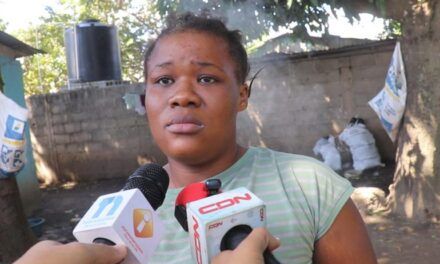 Denuncian agentes de migración quitan dinero y otras pertenencias a haitianos en Dajabón