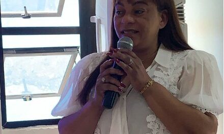 Alcaldesa de Hatillo exhorta a las mujeres profesionalizarse y luchar contra desafíos