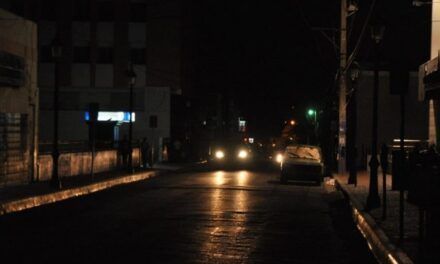 Apagón más de 11 horas afectó ciudad San Cristobal este lunes