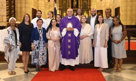 Cronistas sociales celebran sus 25 años