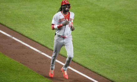 De La Cruz conecta cuadrangular de tres carreras en la victoria de los Rojos sobre los Orioles
