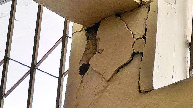 Escuela en Moca a punto de colapsar por deterioro en edificación