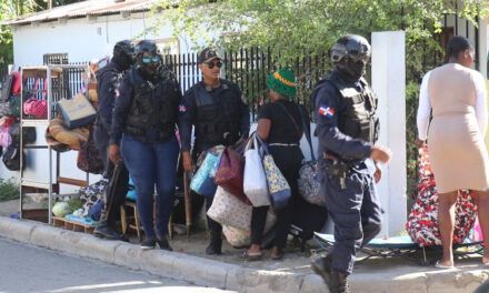Alcaldía saca a comerciantes haitianos de las calles de Dajabón