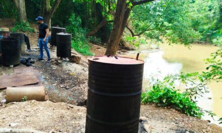 DINTEL desmantela laboratorio clandestino de bebidas alcohólicas adulteradas en Monte Plata