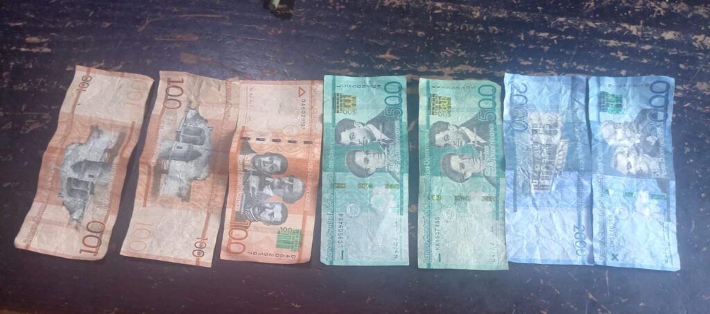 Policía Nacional apresa a dos personas por posesión de dinero presuntamente falso en Cotuí