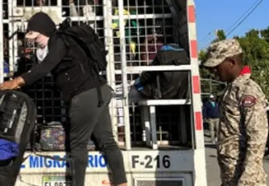 Migración detiene a casi 1,400 haitianos y deporta a otros 943