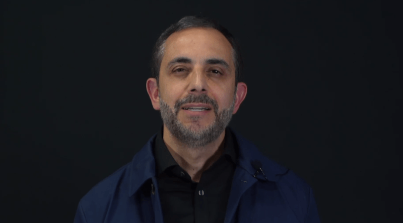 El empresario Antonio Espaillat, gerente de la empresa Inversiones E y L, S.R.L., propietaria del establecimiento Jet Set, se puso formalmente a disposición del Ministerio Público para colaborar en las investigaciones relacionadas con el trágico colapso del techo de la discoteca, que cobró la vida de 231 personas.  Según informaciones, Espaillat envió una comunicación a la Fiscal del Distrito Nacional, Rosalba Ramos, firmada por él y su representante legal, el abogado Jorge Luis Polanco.