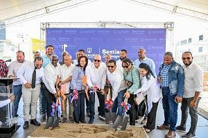 GeneralAlcaldía Santiago inicia construccion bajo techo en Rafey