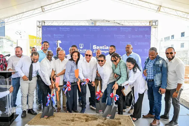 Alcaldía de Santiago inicia bajo techo en sector Rafey