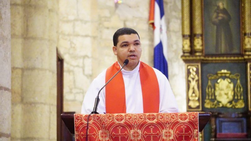 Segunda palabra: Sacerdote destaca “deficiencias del sector salud” y la atención a “enfermos pobres”