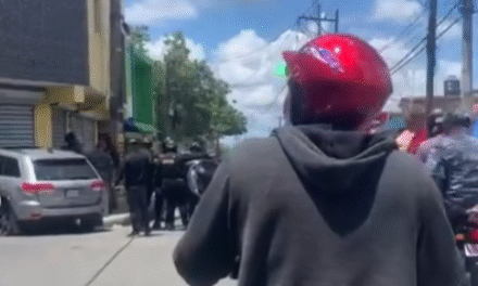 Dos personas resultarían heridas tras ataque a tiros a yipeta en Los Minas