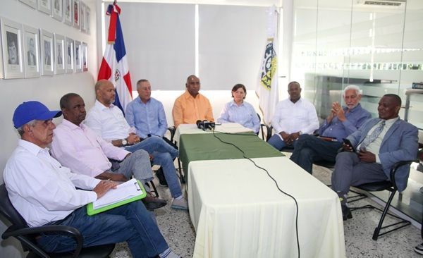 Oficina Senatorial de Peravia y Comité Gestor lanzan Concurso de Logo para el Plan Estratégico de Desarrollo Sostenible 2025-2055, impulsado por el senador Julito Fulcar