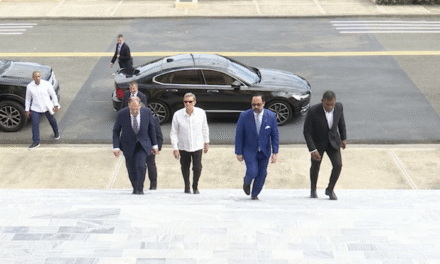 No hubo alfombra roja en el Palacio Nacional para el canciller ruso Serguéi Lavrov