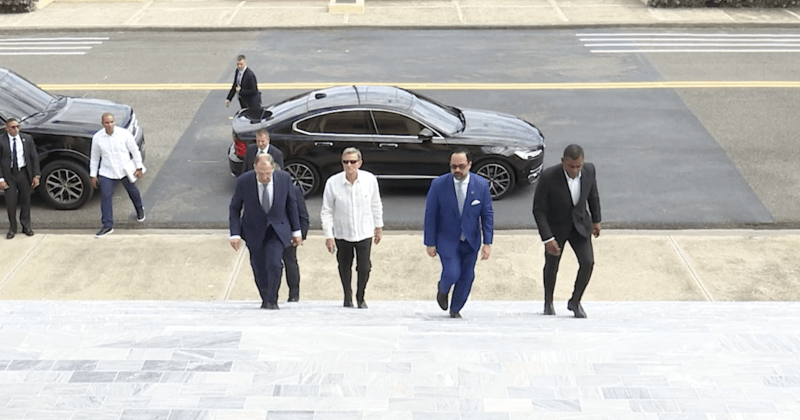 No hubo alfombra roja en el Palacio Nacional para el canciller ruso Serguéi Lavrov